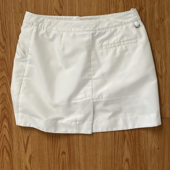 Izod xfg women’s golf skort size 2 - Picture 4 of 6
